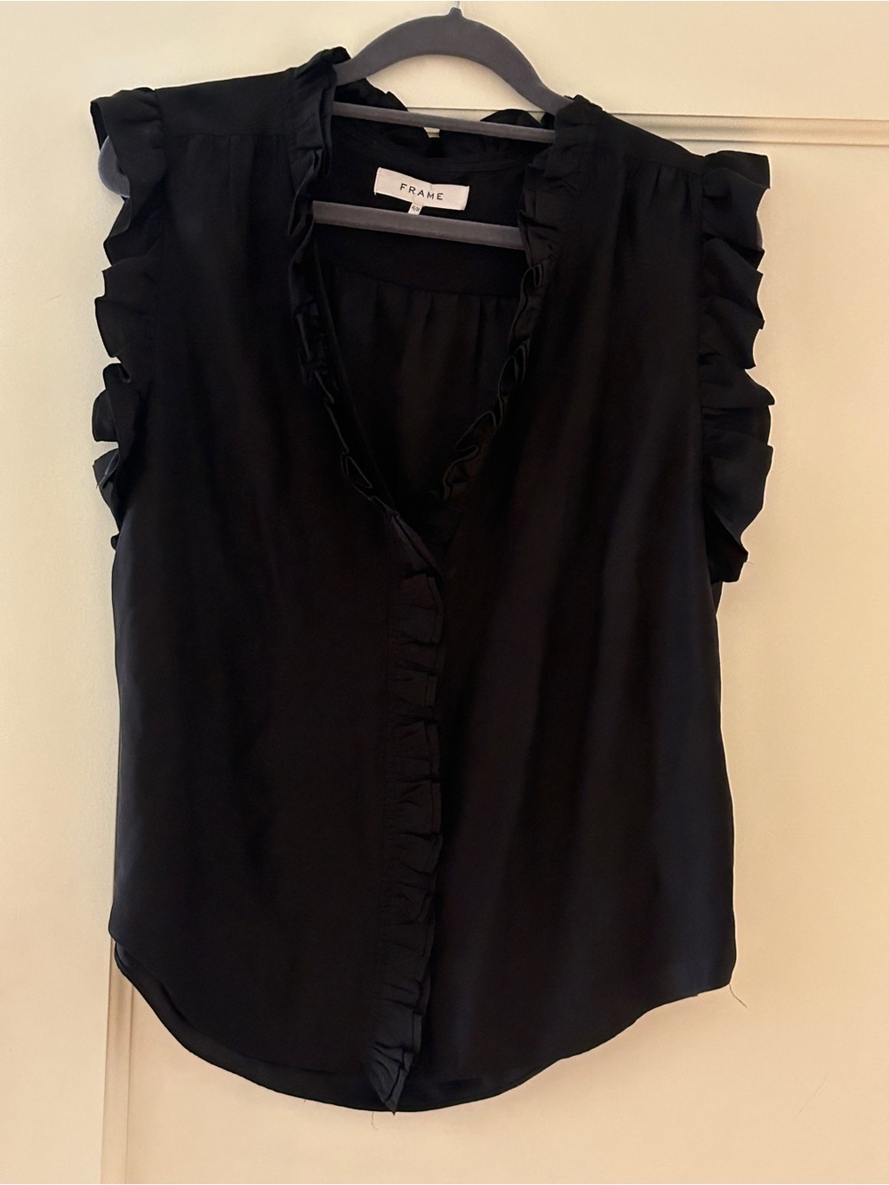 Black Ruffle Sleeveless Silk Blouse v neck button down by Frame Denim sz medium